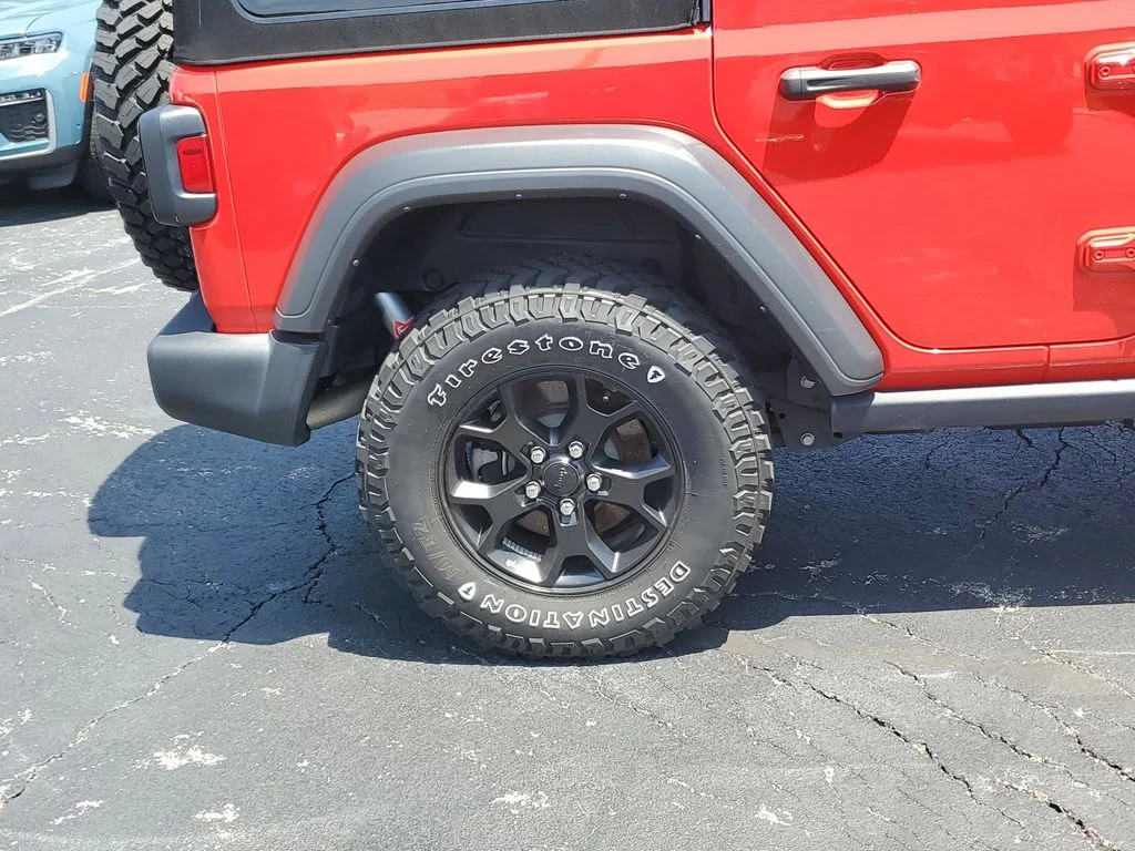 Used 2022 Red Jeep Unlimited Willys image 5