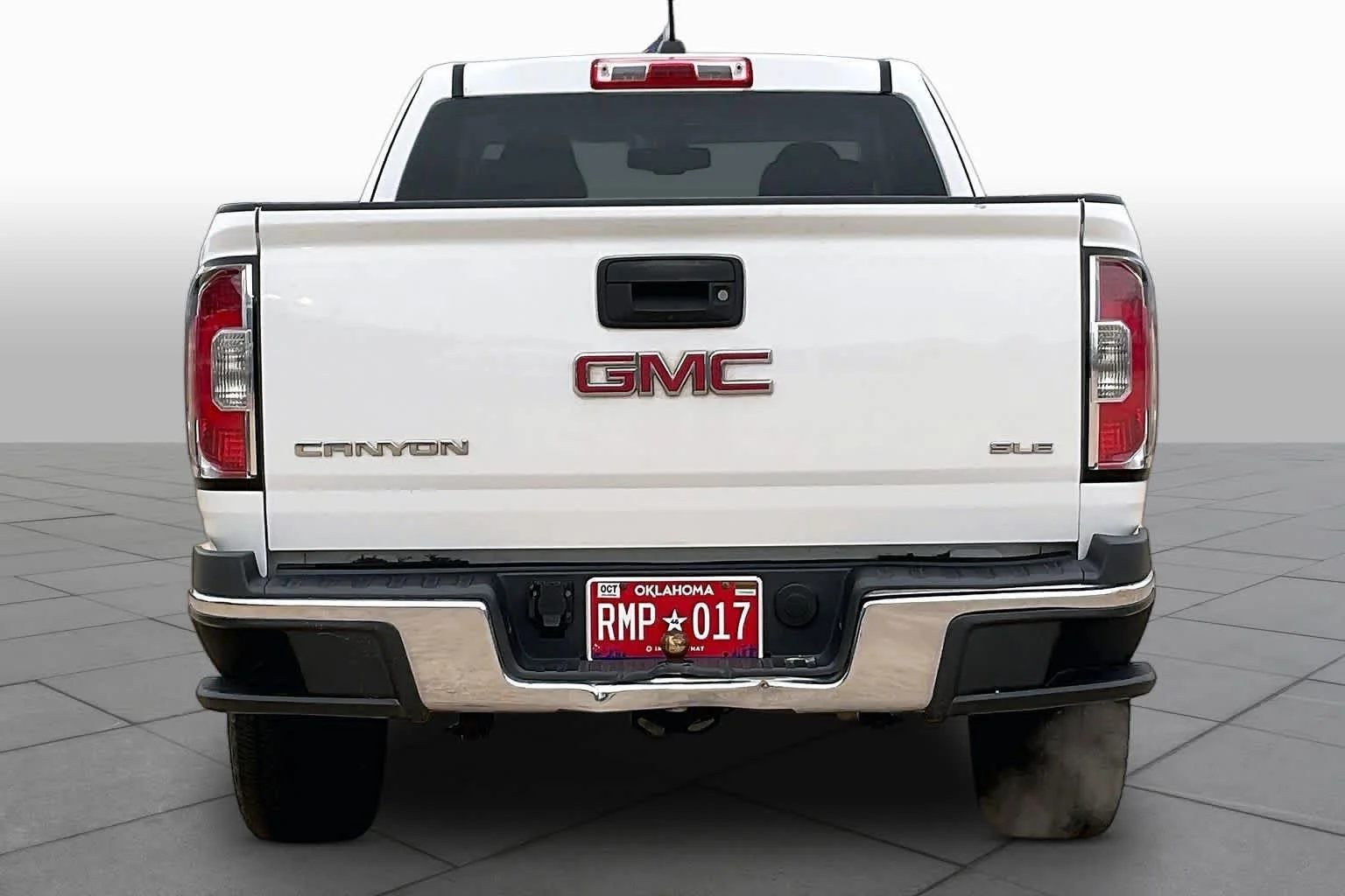 Used 2016 Summit White GMC 2WD SLE image 5