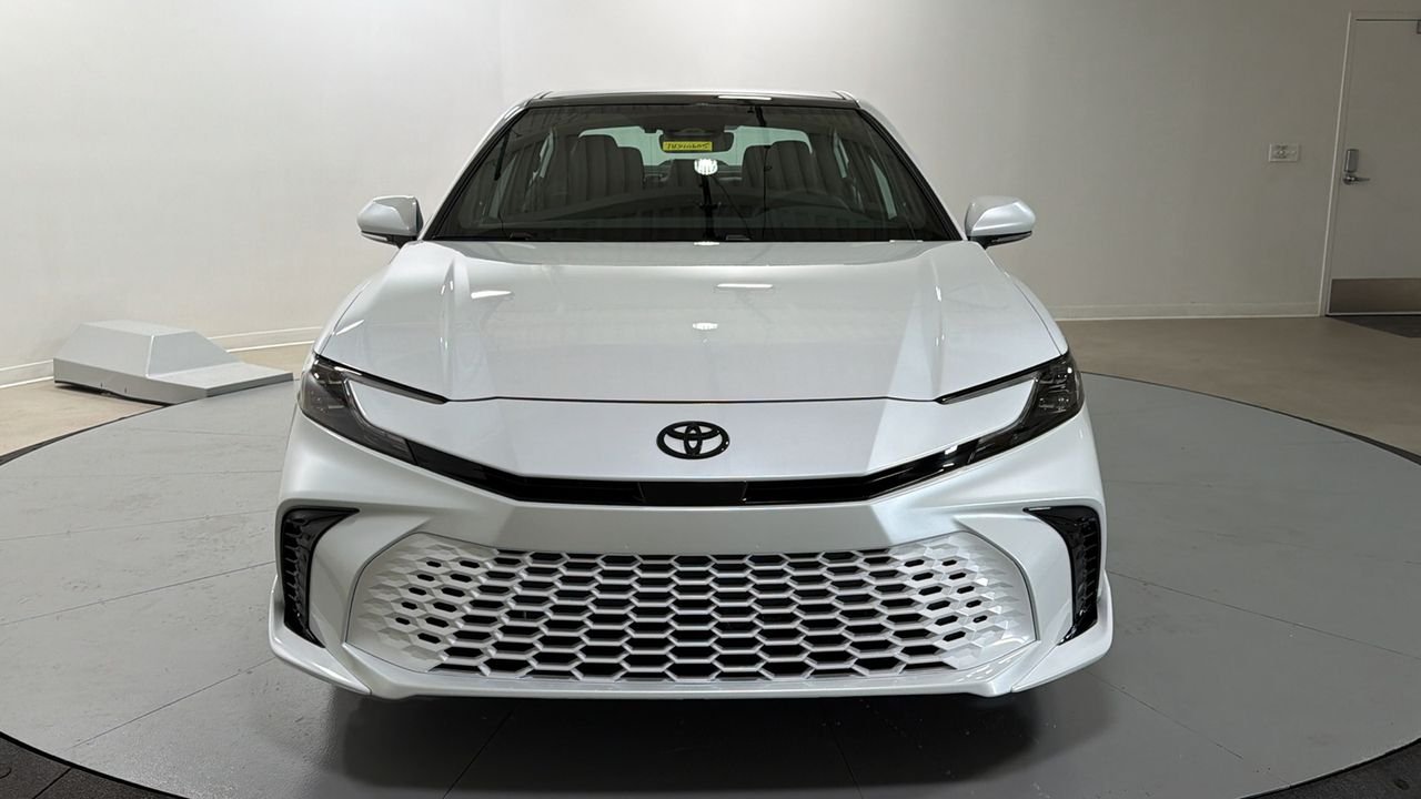 New 2026 Wind Chill Pearl <sup>1</sup> Toyota  XSE image 2