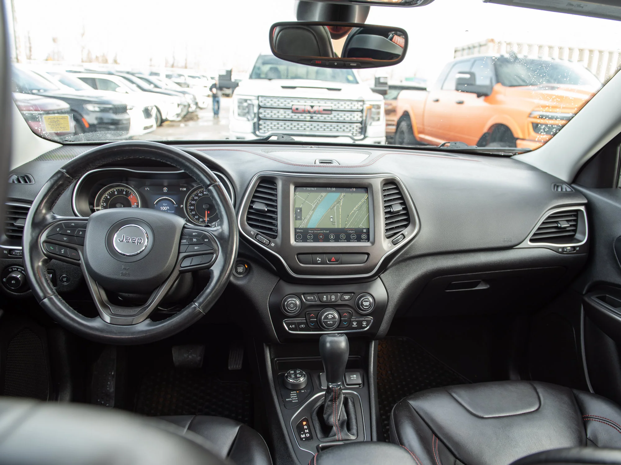 Used 2020 Silver Jeep Trailhawk* 4x4, Panoramic Roof, Trailer Tow Group, Remote Start image 3