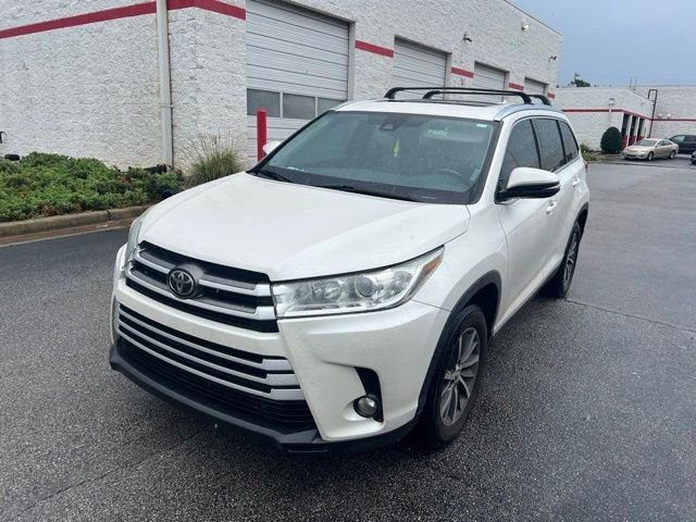 Used 2019 White Toyota XLE image 1
