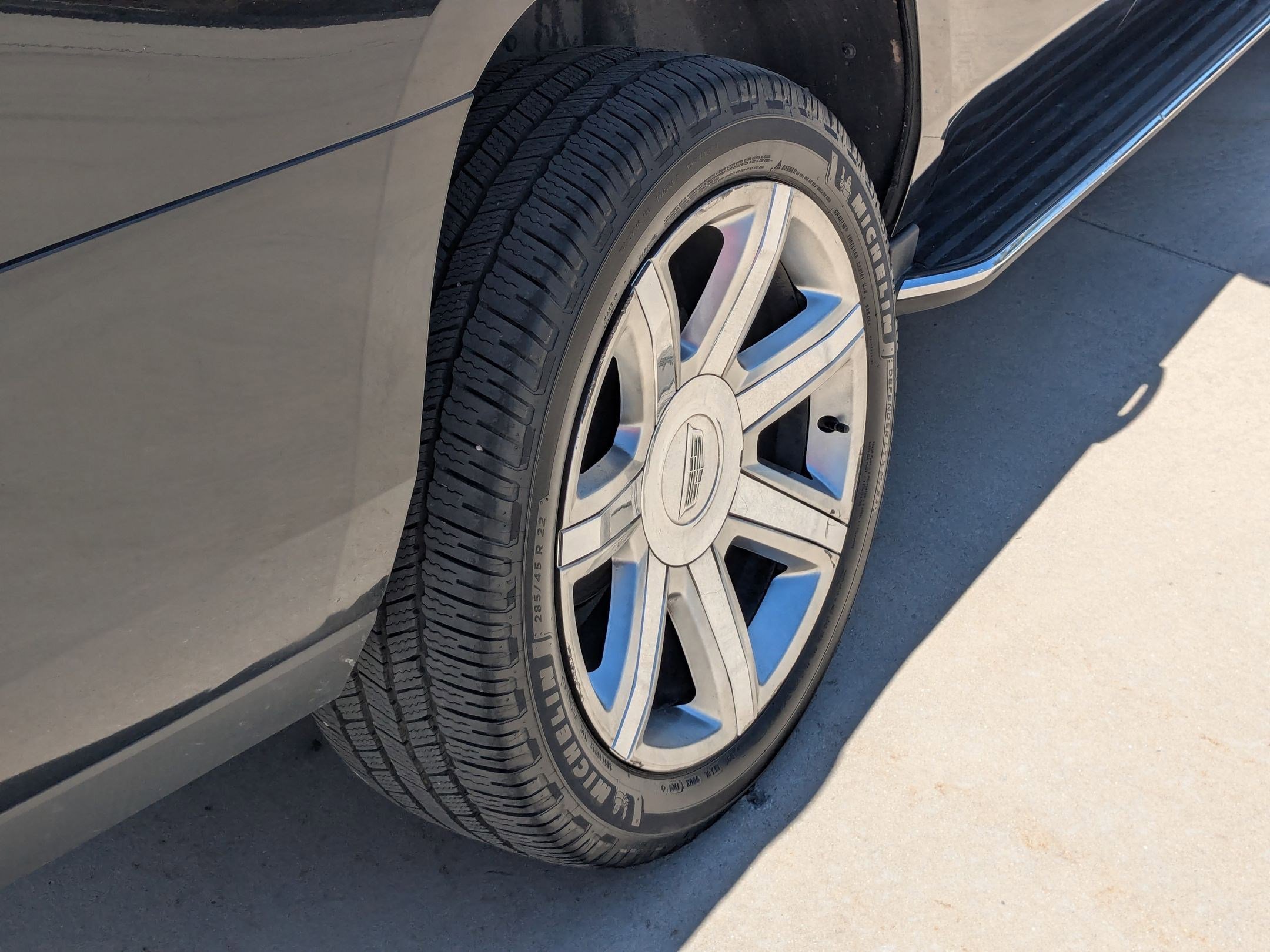 Certified Used 2019 BLACK RAVEN Cadillac Luxury image 12