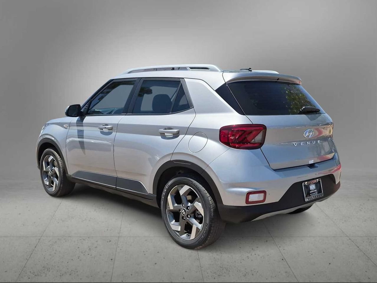 New 2026 Shimmering Silver Hyundai SEL image 6
