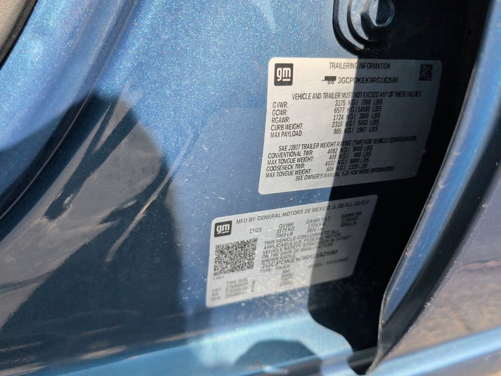 Used 2024 Lakeshore Blue Metallic Chevrolet LT image 23