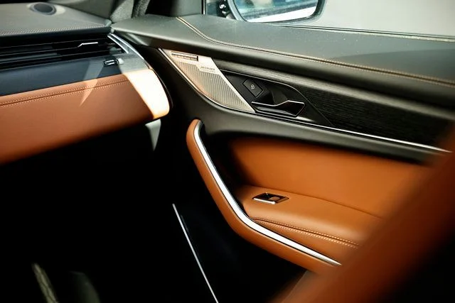2026 Jaguar F-Pace R-Dynamic S - Photo 35