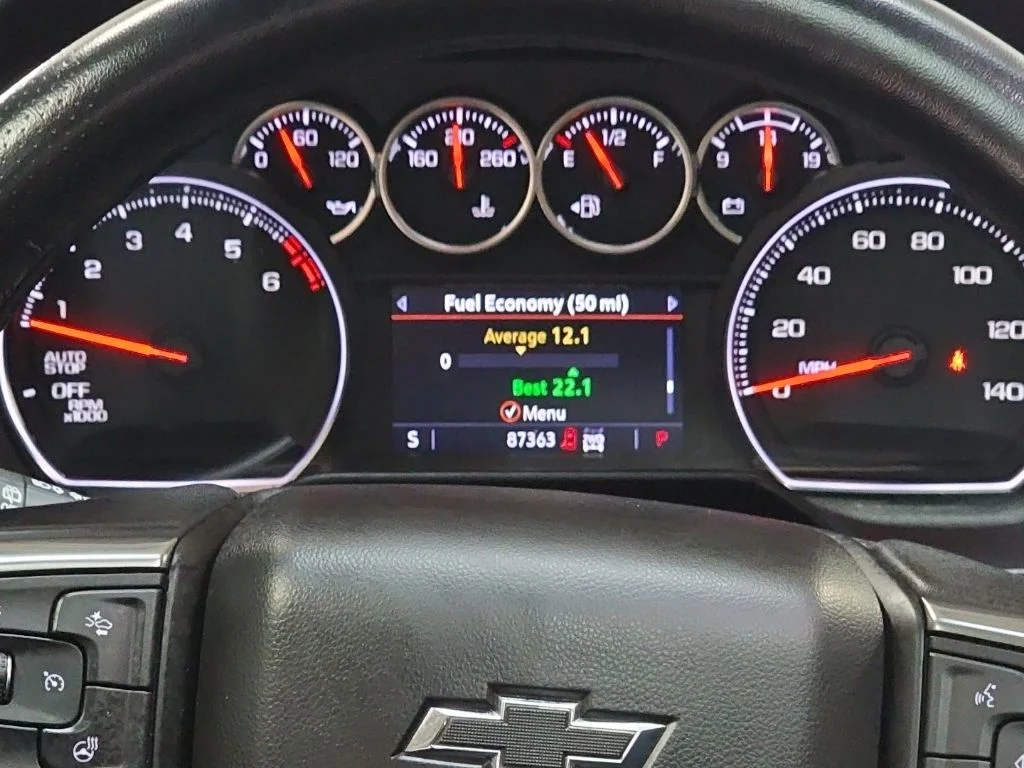 Used 2021 Black Chevrolet Z71 image 22