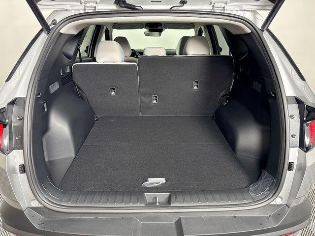 New 2026 Silver Hyundai SEL FWD image 39