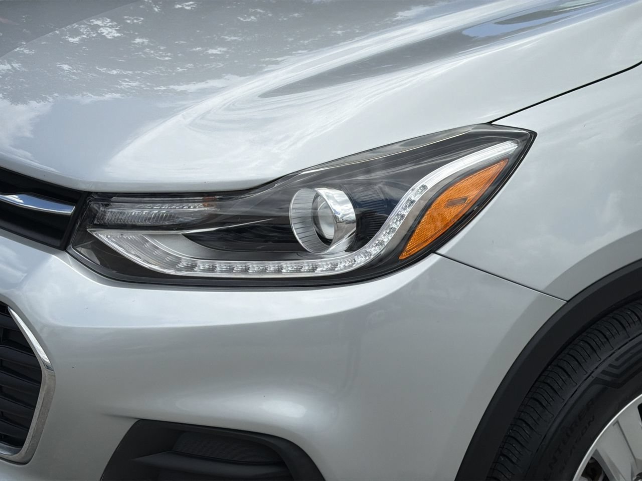 Used 2022 Silver Ice Metallic Chevrolet LT image 6