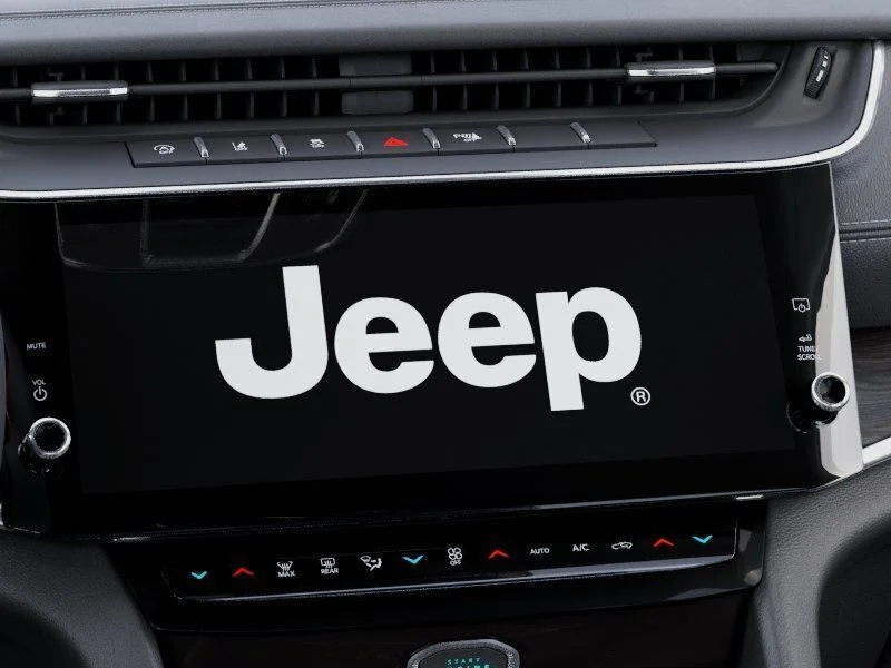 New 2026 Diamond Black Crystal Pearl-Coat Exterior Paint Jeep Limited image 18
