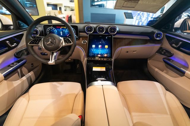 New 2026 Polar White Mercedes-Benz C 300 image 43
