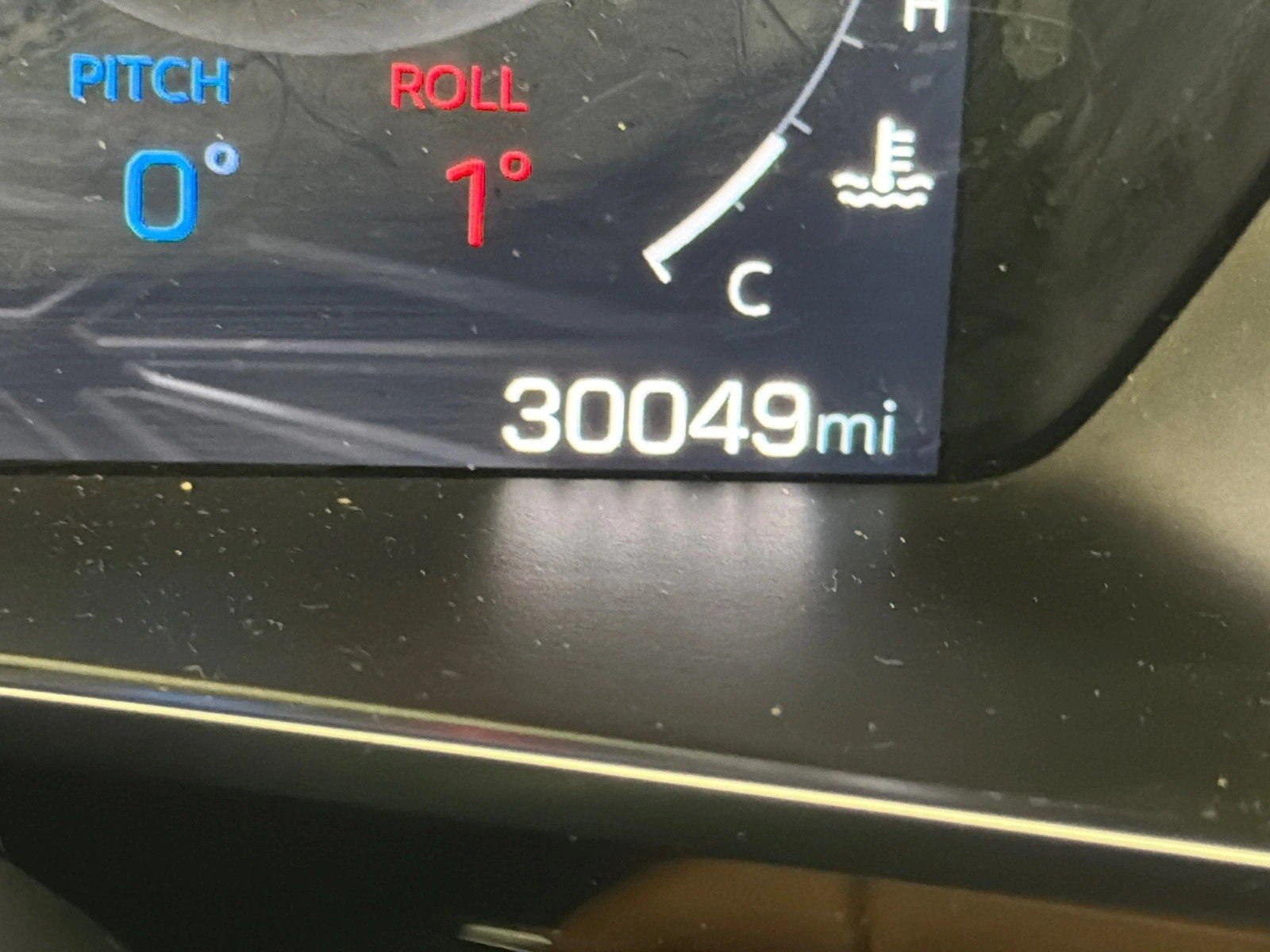 Used 2025 Summit White GMC 4WD AT4 image 28