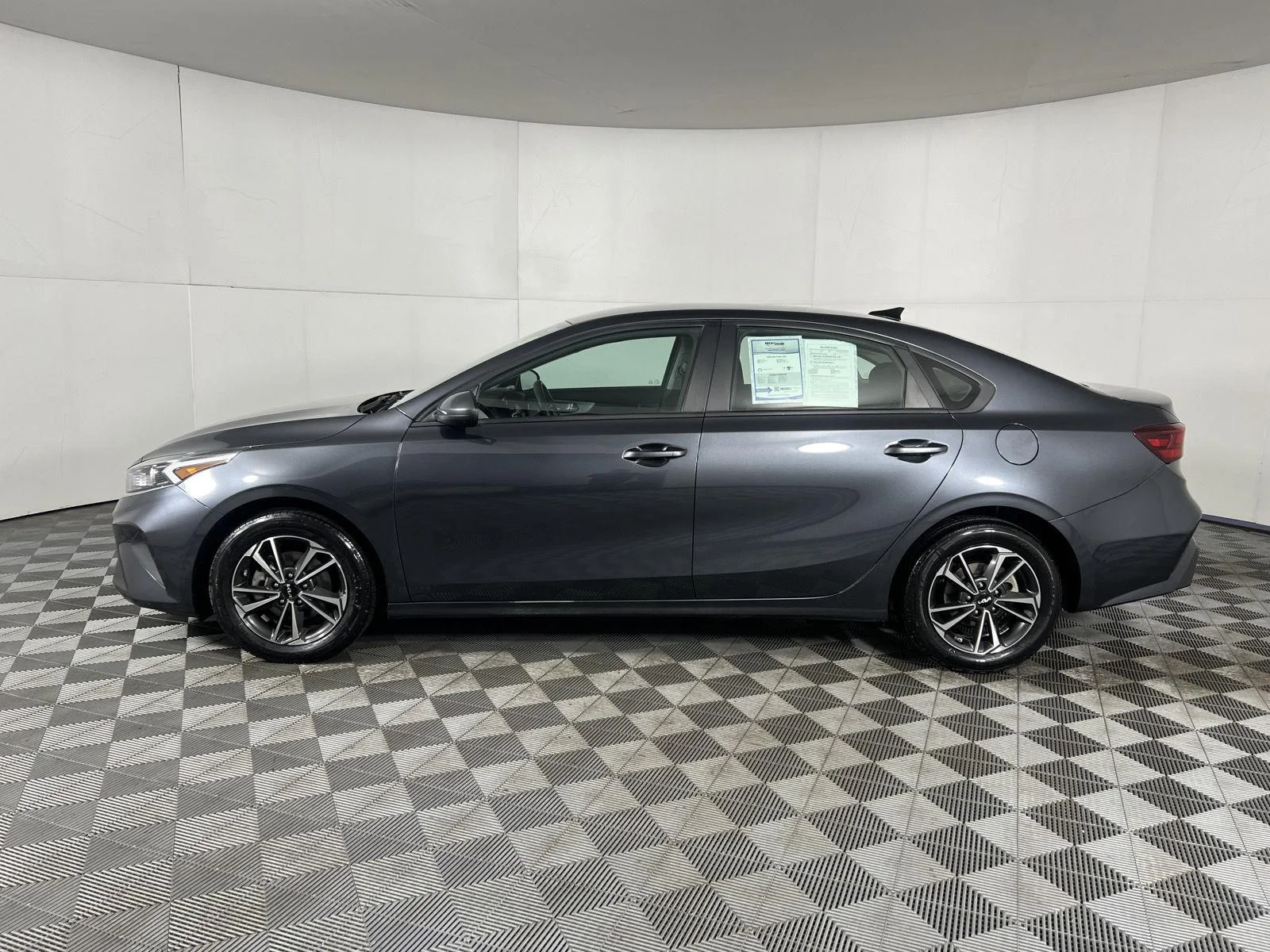 Used 2024 Gy Kia LXS image 32