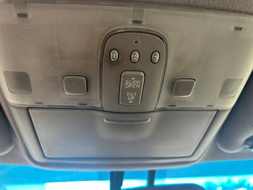 Used 2002  Lexus 300 image 49
