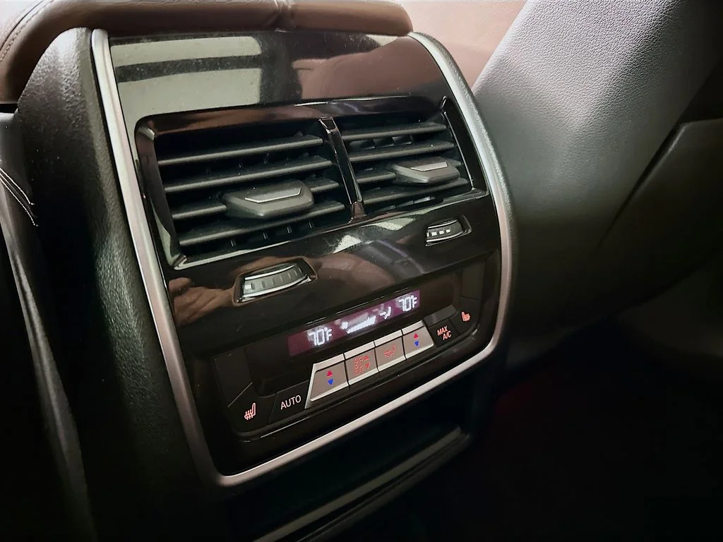 Used 2020 Arctic Gray Metallic BMW M50i image 29