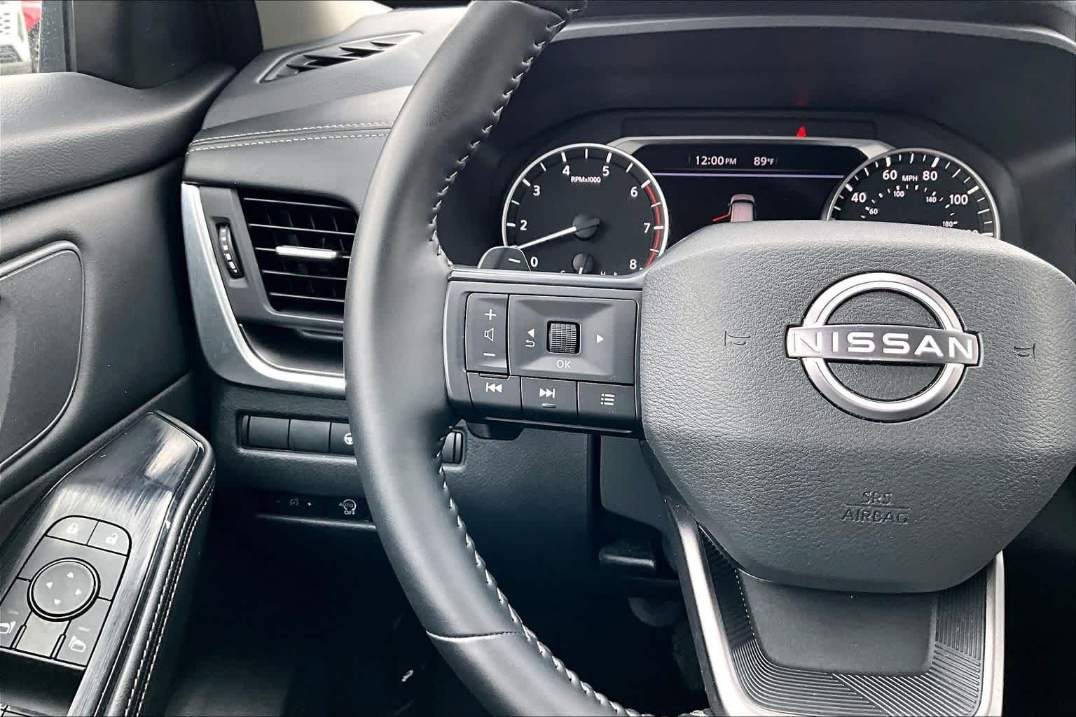 Used 2025 Everest White Pearl Nissan SV image 24