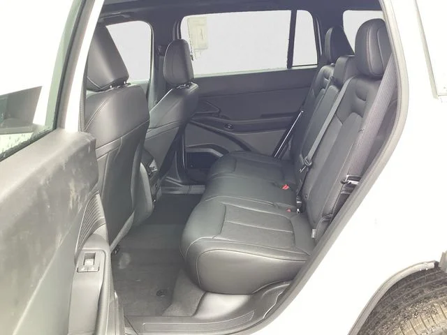 New 2026 Bright White Clearcoat Jeep OVERLAND 4X4 image 14