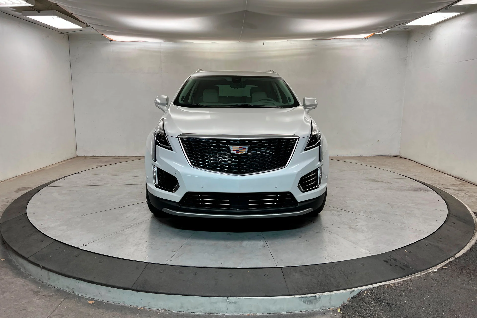 New 2026 Crystal White Tricoat Cadillac Premium Luxury image 8