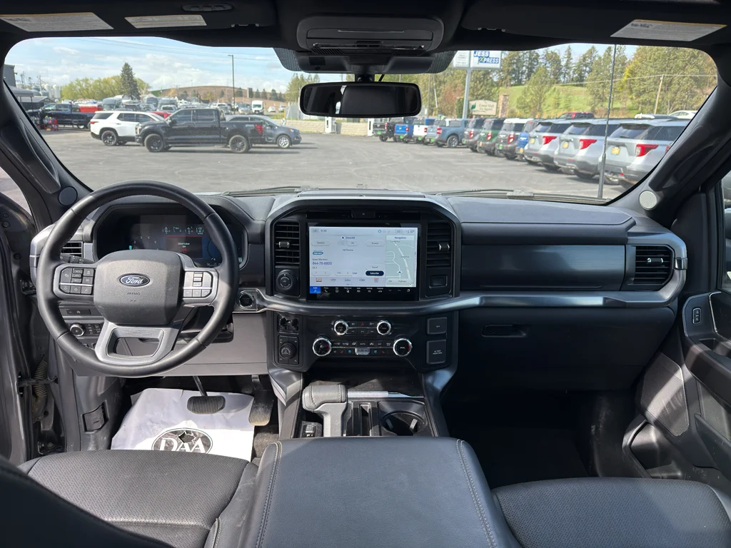 Used 2025 Gray Metallic Ford LARIAT image 41