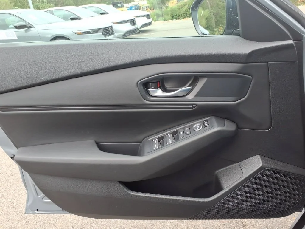 New 2026 Urban Gray Pearl Honda SE image 12