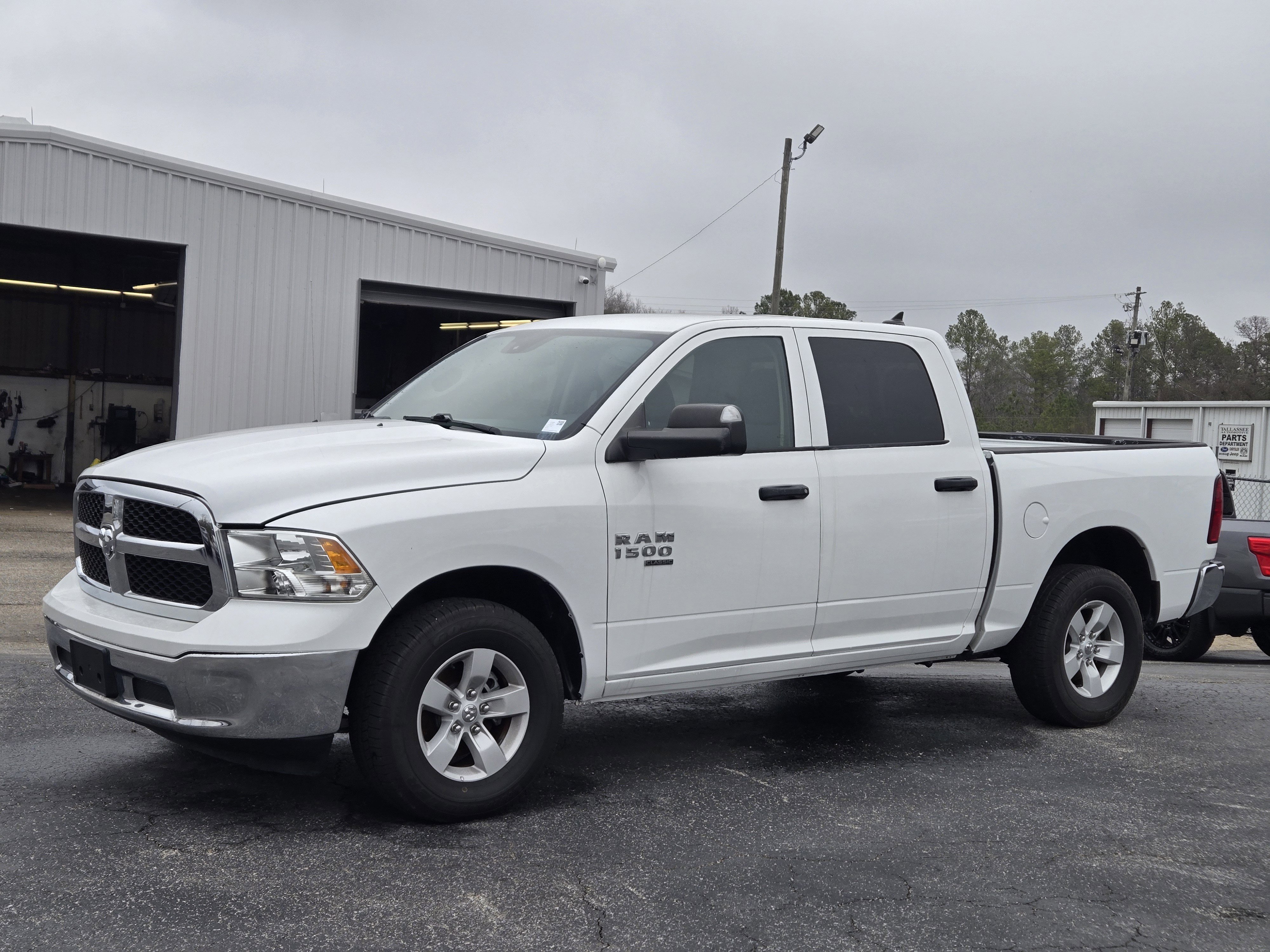 2023 RAM 1500 Classic SLT 4x4 Crew Cab 5'7's photo