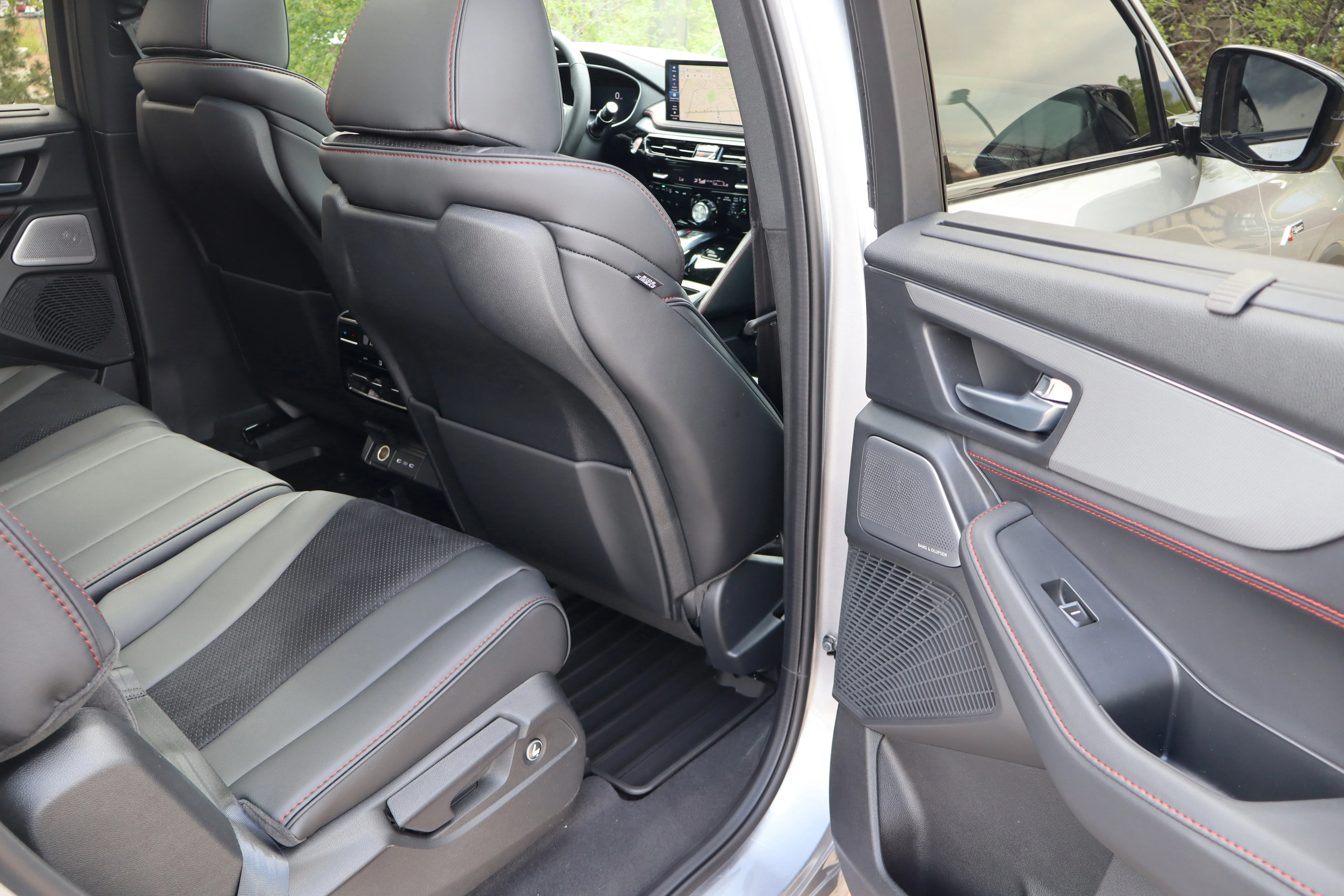 New 2026 Solar Silver Metallic Acura w/A-Spec Package image 32
