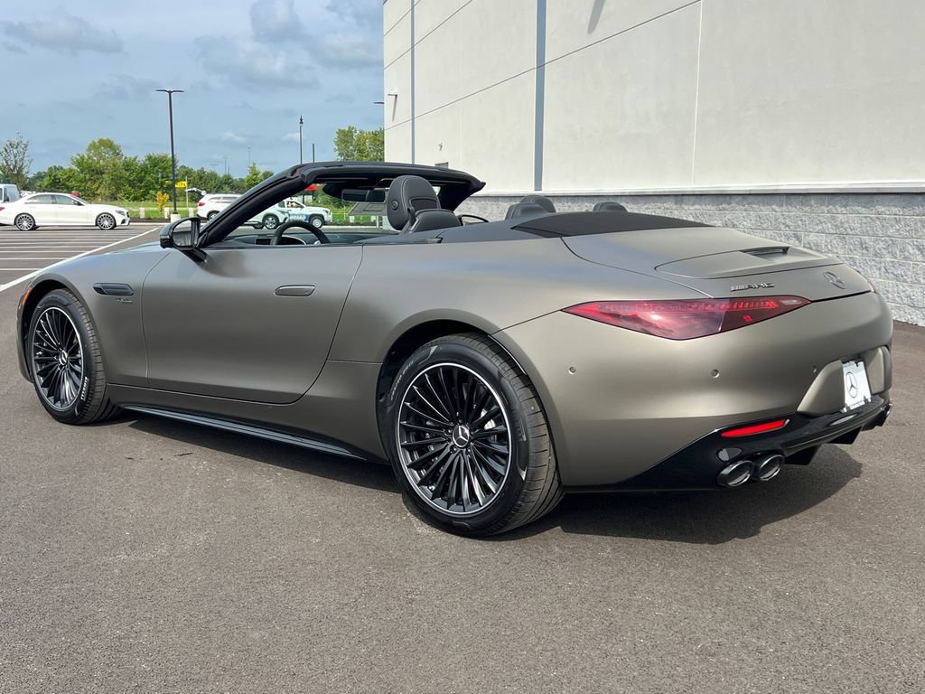 New 2027 Monza Grey Magno Mercedes-Benz AMG® SL 43 Roadster image 37
