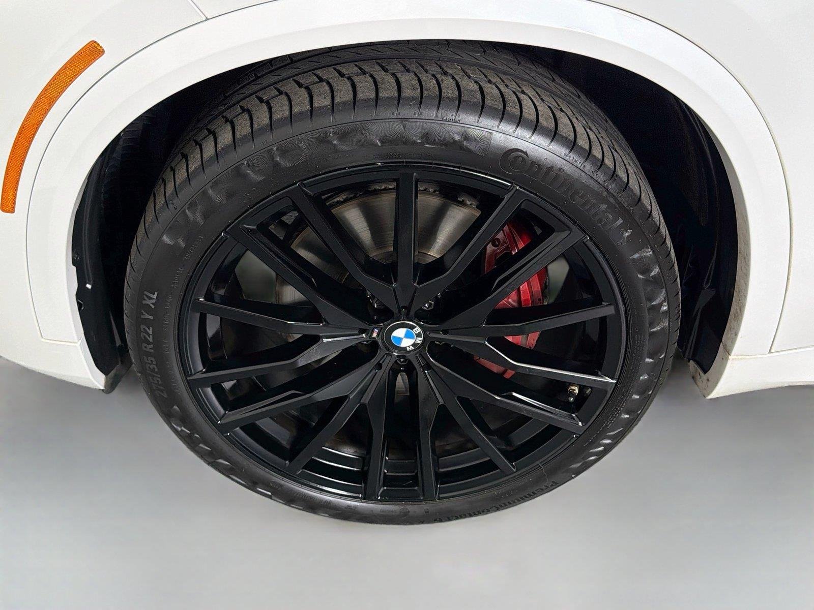 Used 2023 Mineral White Metallic BMW sDrive40i image 30