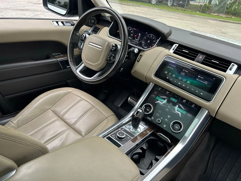Used 2021 White Land Rover HSE Silver Edition image 9