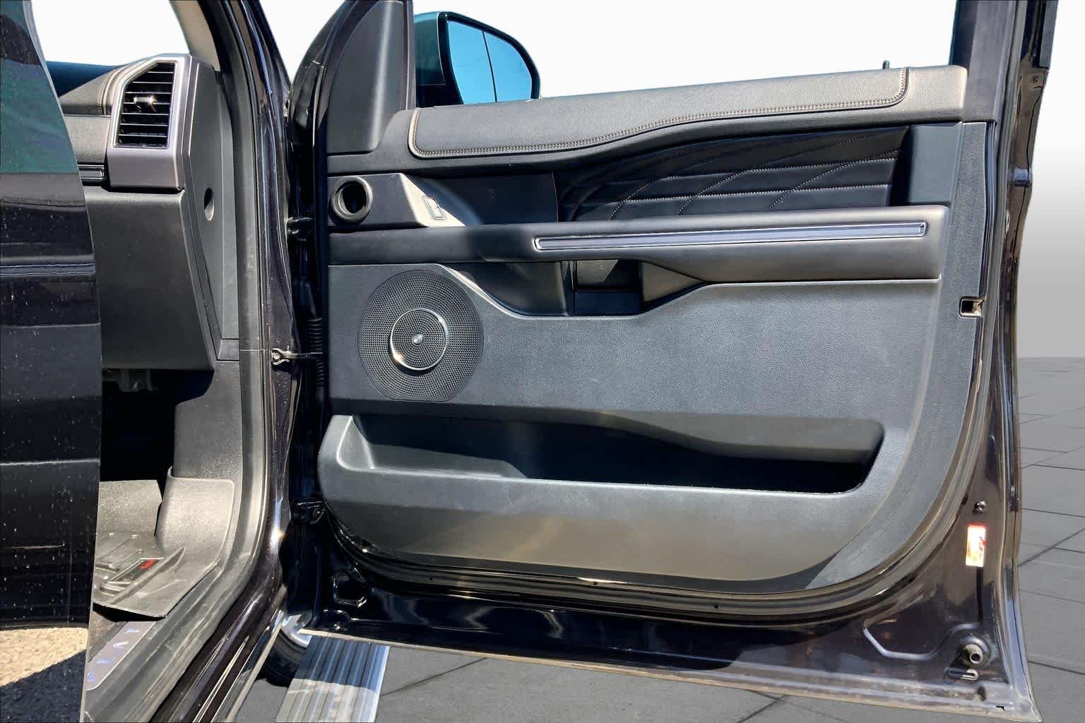 Used 2019 Agate Black Metallic Ford Platinum image 43