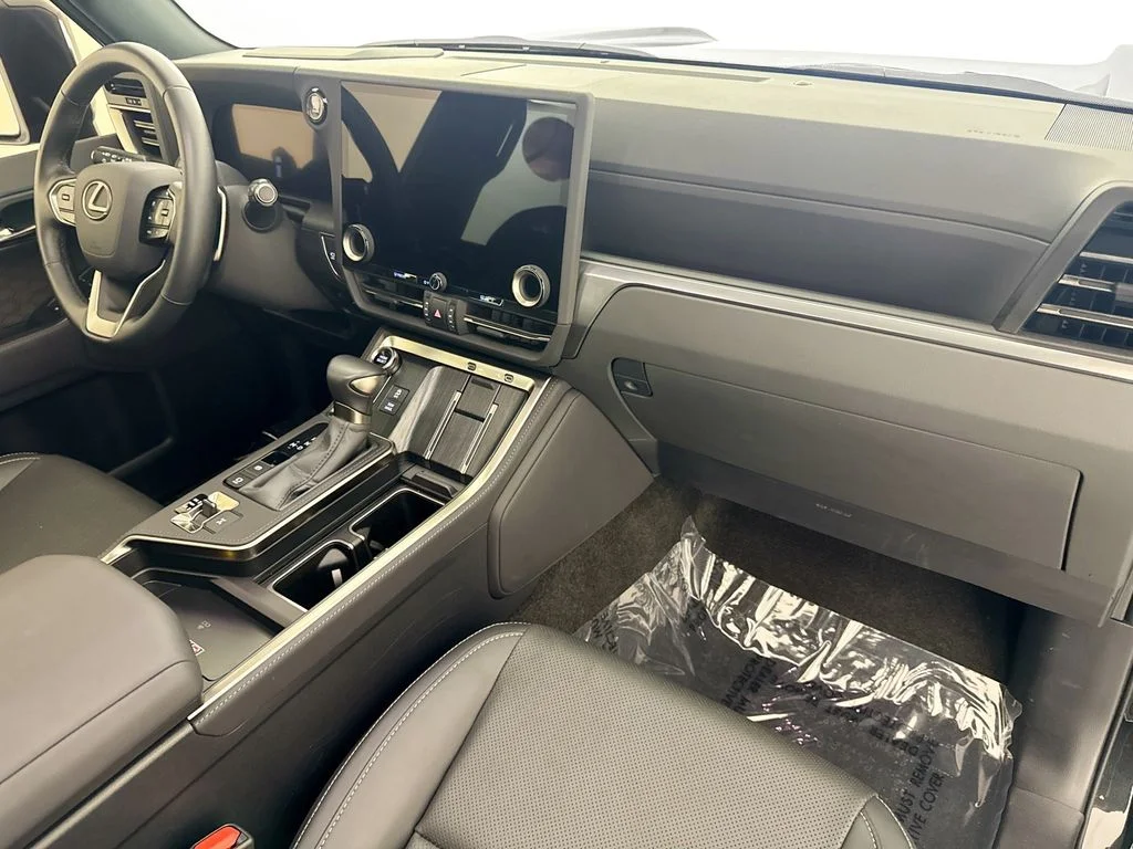 Used 2025 Black Lexus 550 Premium+ image 29