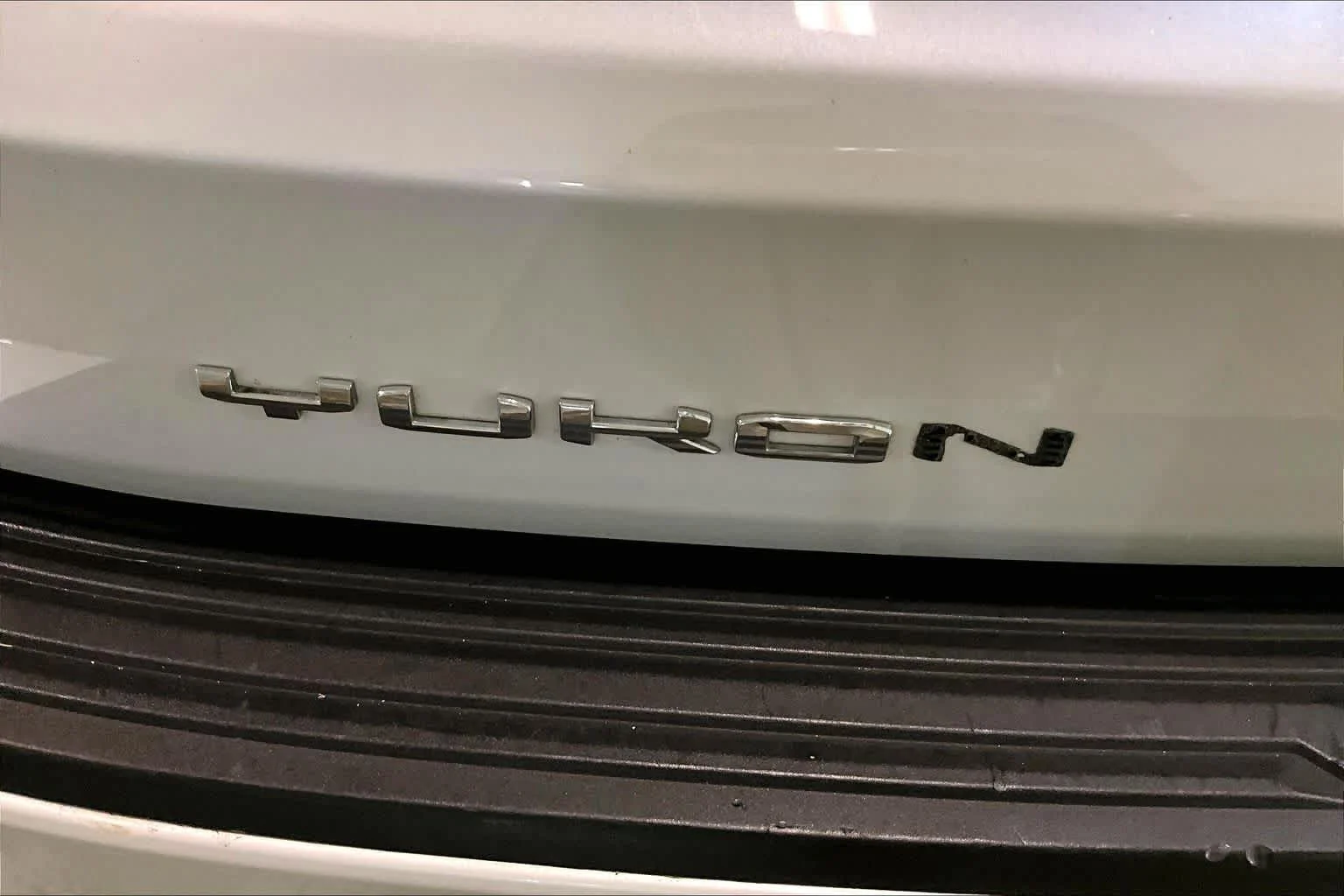 Used 2024 White Frost Tricoat GMC Denali image 10