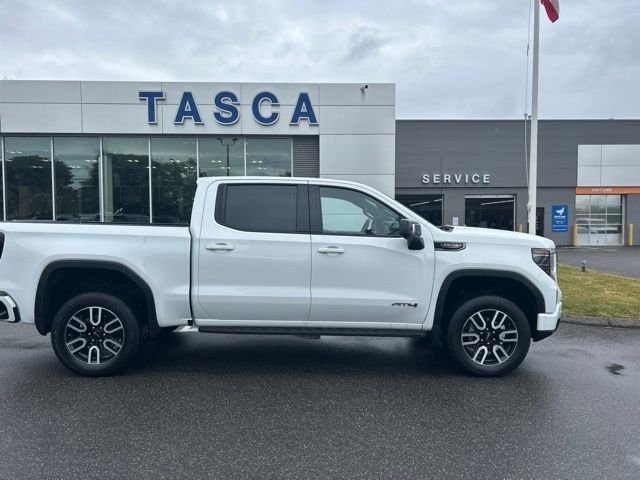 Used 2025 White GMC AT4 image 12