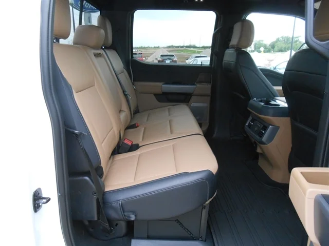 New 2026 Star White Metallic Tri-Coat FORD F-350® Lariat® image 6