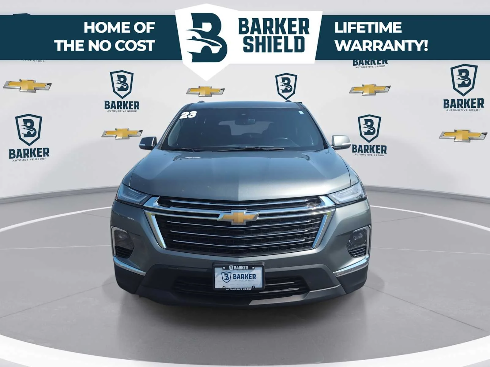 Used 2023 Silver Sage Metallic Chevrolet LT Cloth image 3