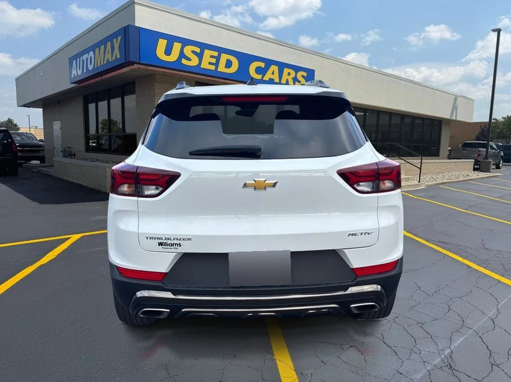 Used 2022 Summit White Chevrolet ACTIV image 6
