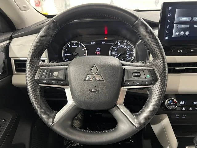 Used 2025 White Mitsubishi SE image 12
