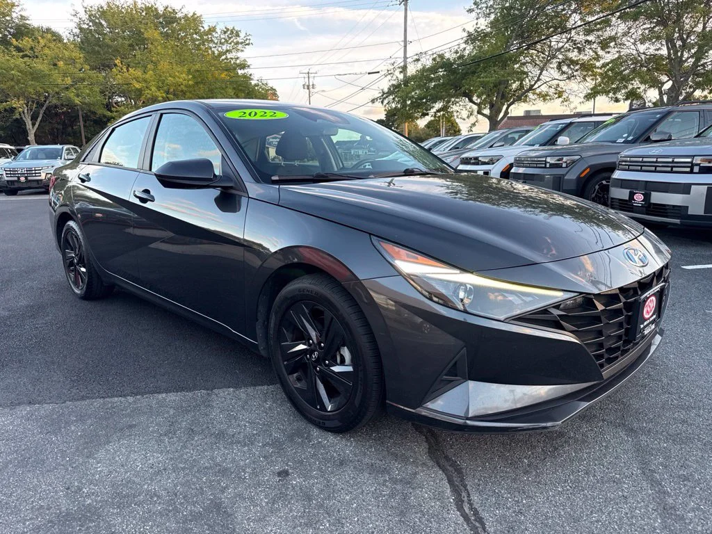 Used 2022 Gray Hyundai SEL image 3