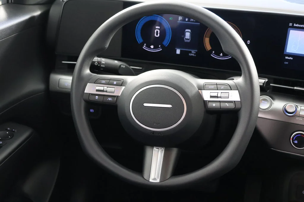 Used 2027 Atlas White Hyundai SE image 10