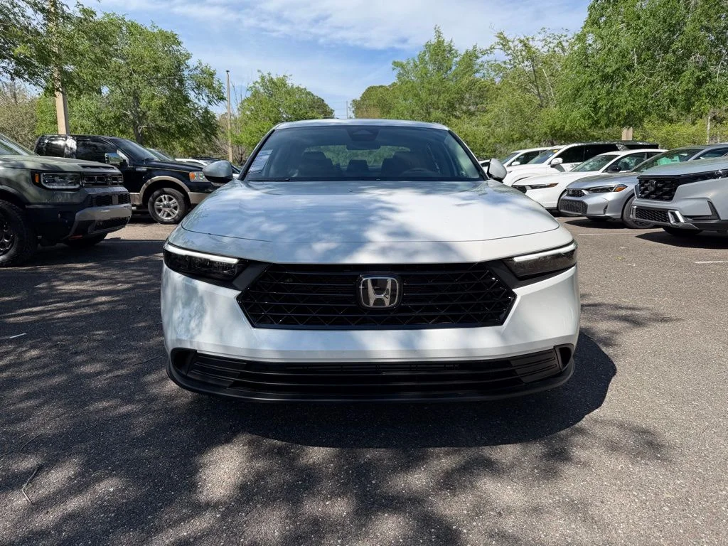 New 2026 Platinum White Pearl Honda LX image 2