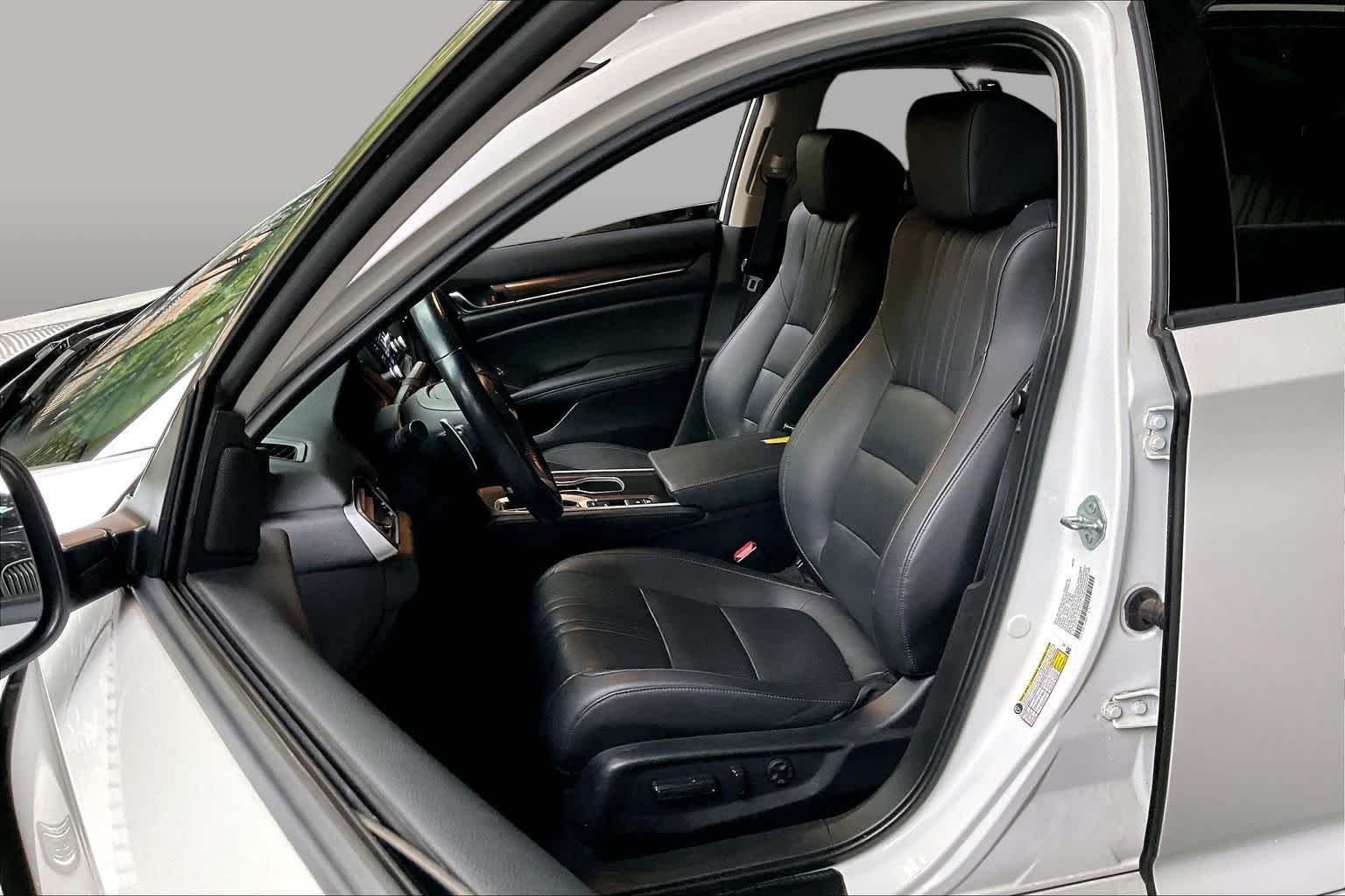 Used 2022 Platinum White Pearl Honda Sport SE image 7