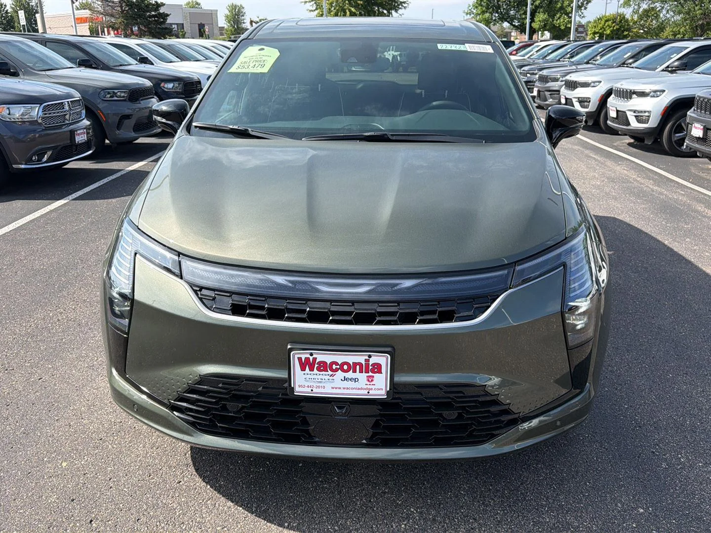 New 2027 Olive Green Pearl-Coat Exterior Paint Chrysler Limited image 3