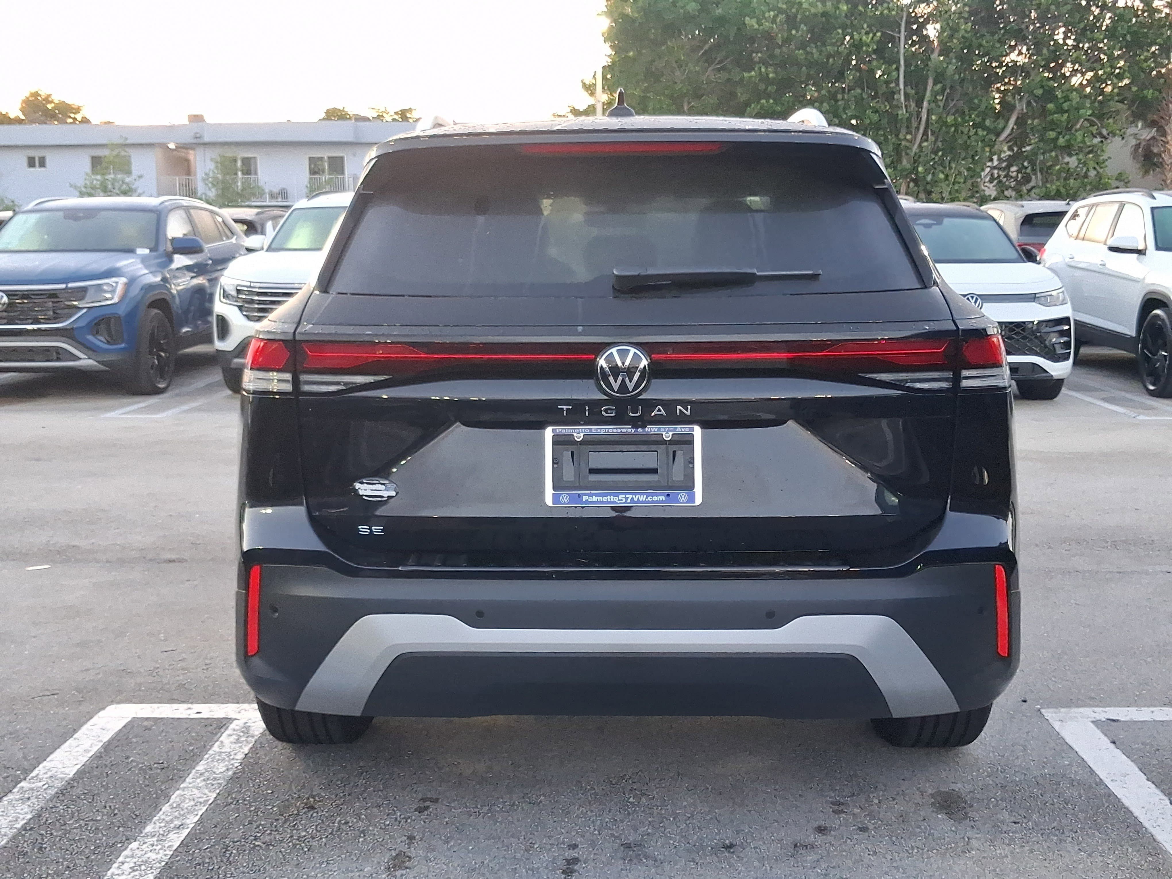New 2026 Black Volkswagen 2.0T SE image 4