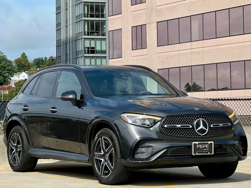 Certified Used 2024  Mercedes-Benz GLC 300 image 1