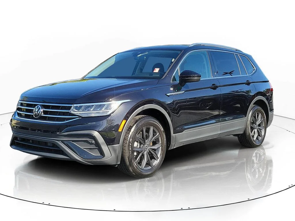 Used 2024  Volkswagen 2.0T SE image 2