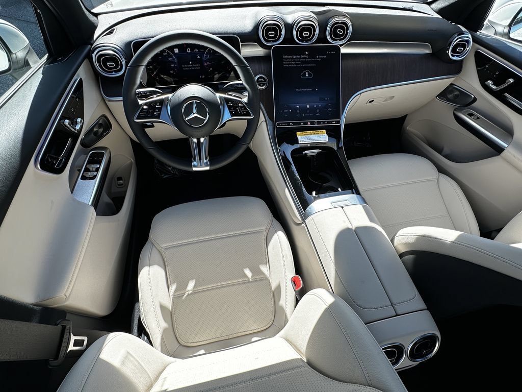 New 2026 Polar White Mercedes-Benz GLC 300 image 27