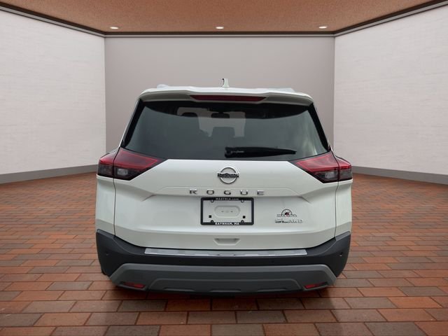 Used 2021 Pearl White Nissan SL image 31