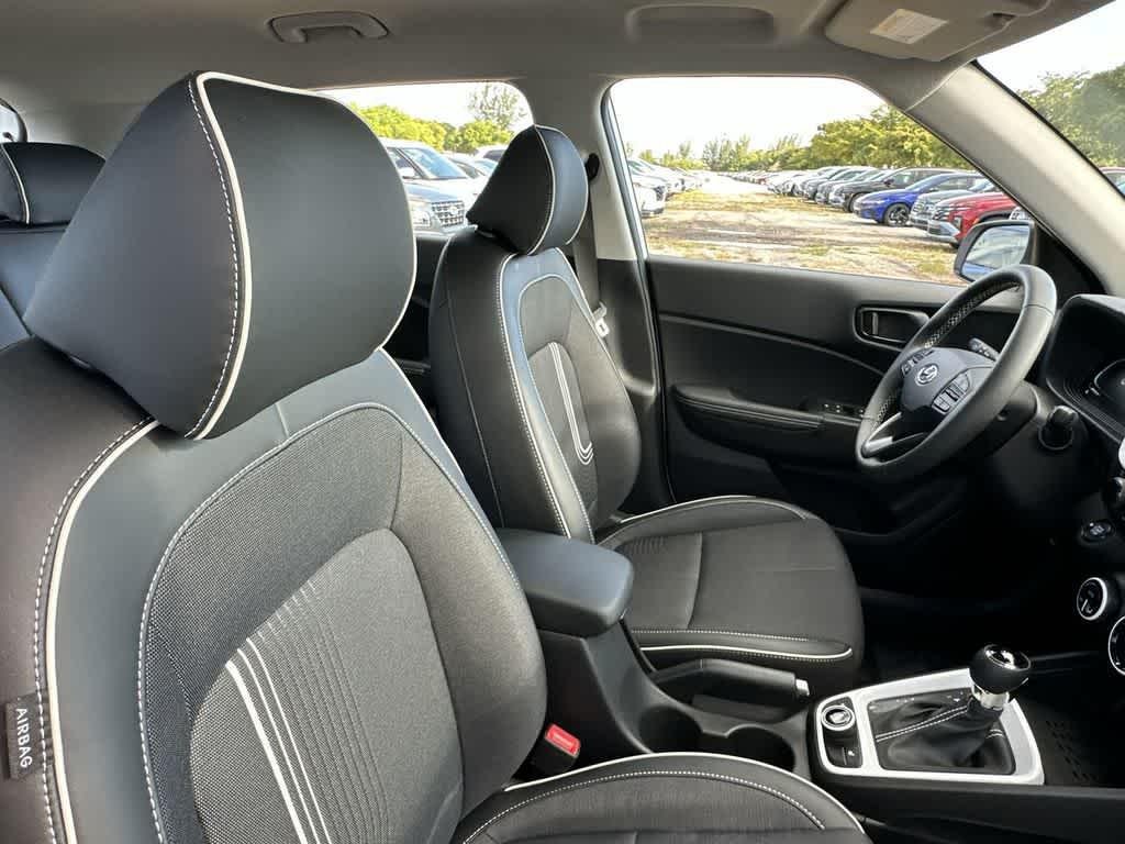 New 2026 Lunar White w/Black Roof Hyundai SEL w/Two-Tone Roof image 27