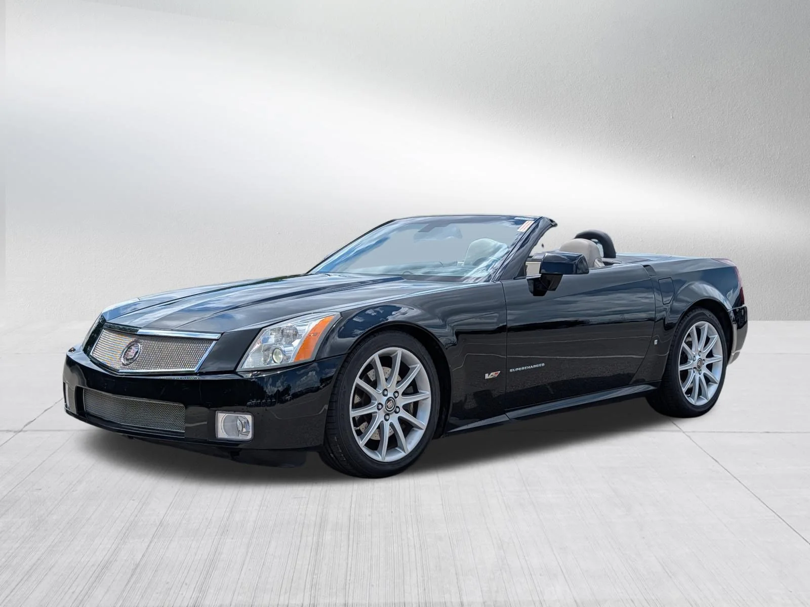 Used 2006 Black Raven Cadillac  image 3