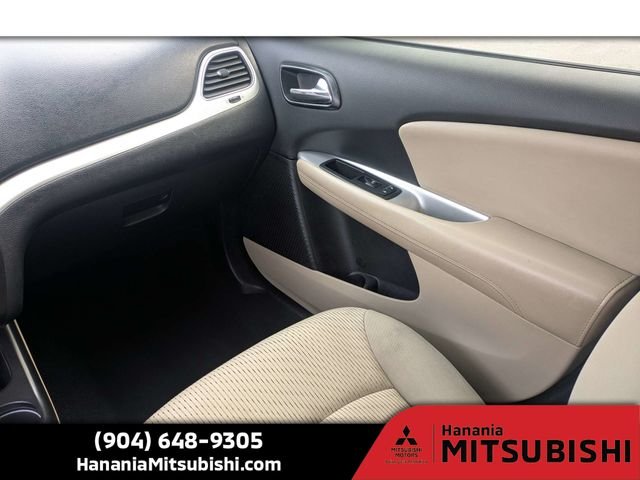 Used 2016 White Dodge SE image 17