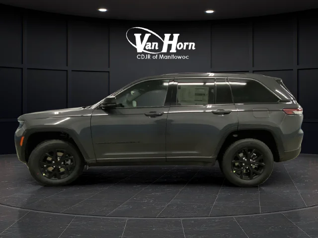 New 2026 Baltic Gray Metallic Clear-Coat Exterior Paint Jeep Altitude image 13